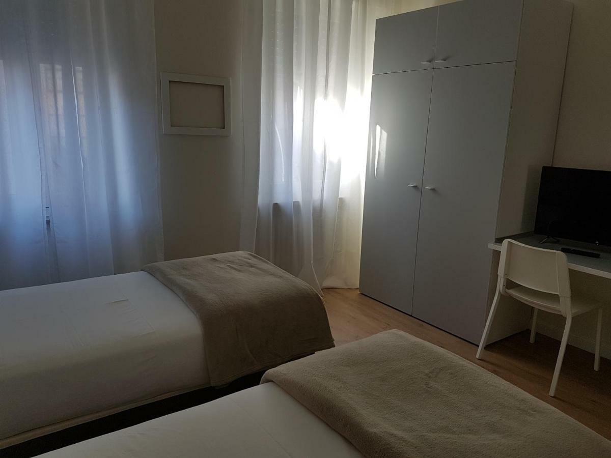 Affittacamere Risorgimento Lecco Exterior foto